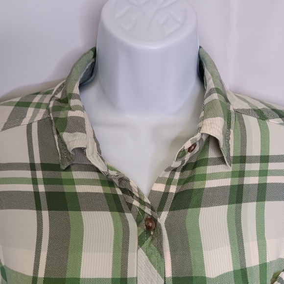 Universal Thread Flannel Shirt Small Button Up Green Checkered Smooth Cabincore - Picture 3 of 5